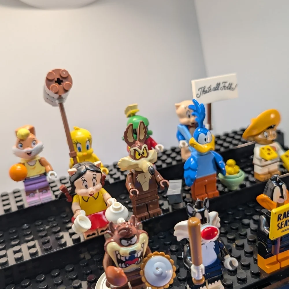 12 Minifigures-Looney Tunes LEGO Compatible Minifigures Set